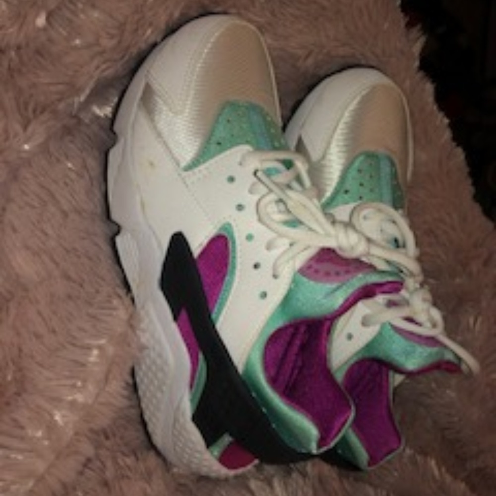 Nike - Picture 2 of 3